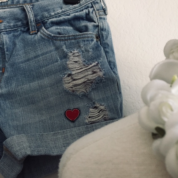 Hollister ❤️ Distressed Shorts - Picture 3 of 8